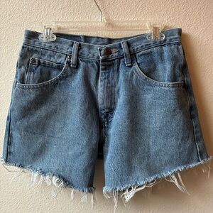 EUC Wrangler High-Rise Denim Cutoff Shorts (Size: M)